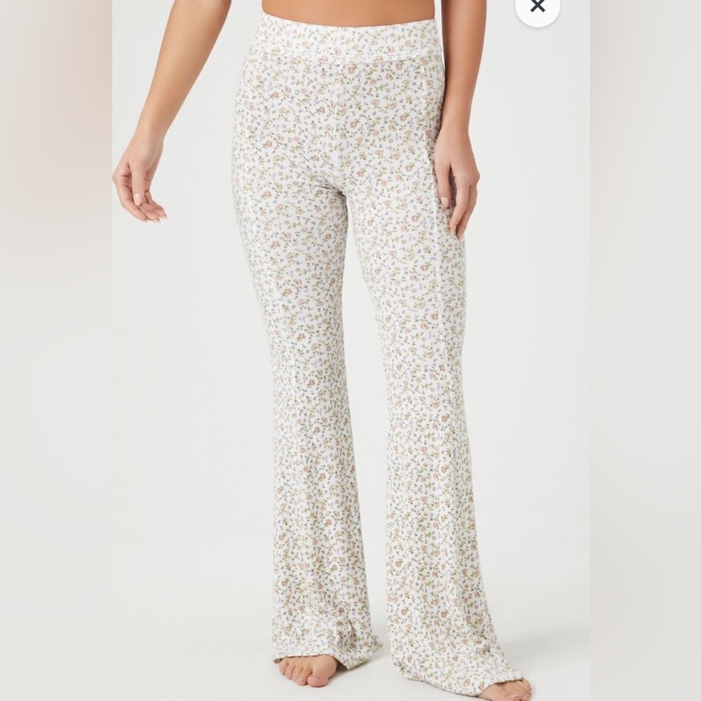 New with tags! Forever 21 Floral Pajama Pants Size M
